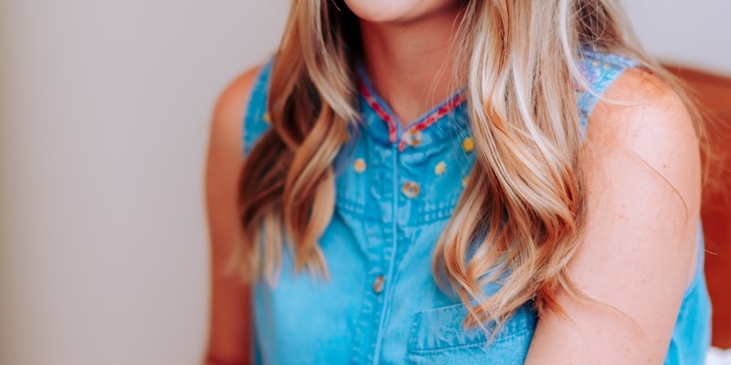 克里斯蒂亚诺·罗纳尔多参加慈善活动与孩子们合影