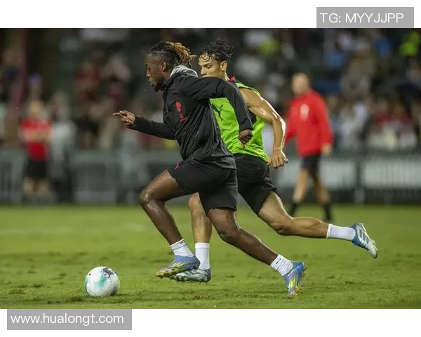 友谊赛激战:AC米兰逆转利物浦红牌事件引发全场热议